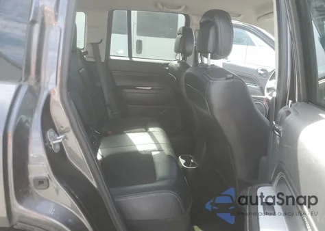 2016 Jeep Compass Latitude z USA, uszkodzony, nr VIN 1C4NJDEB7GD637930